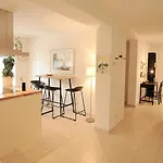 160qm Mit Balkon Nahe Salzburg - 2 Schlafzimmer, 2 Baeder * Freilassing