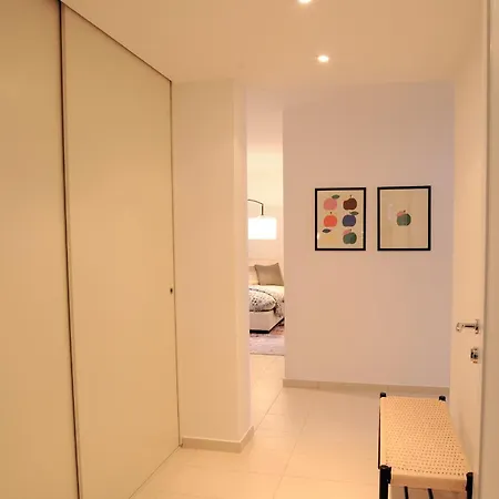 160qm Mit Balkon Nahe Salzburg - 2 Schlafzimmer, 2 Baeder Apartment Freilassing