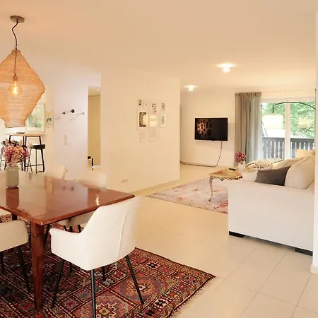 160qm Mit Balkon Nahe Salzburg - 2 Schlafzimmer, 2 Baeder * Freilassing
