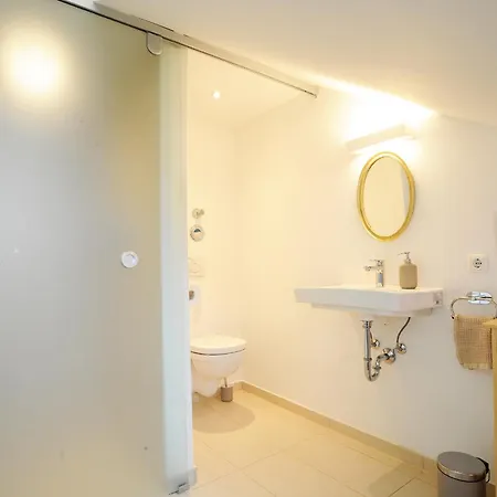 160qm Mit Balkon Nahe Salzburg - 2 Schlafzimmer, 2 Baeder * Freilassing