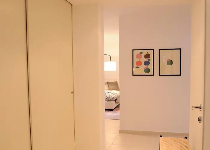 160qm Mit Balkon Nahe Salzburg - 2 Schlafzimmer, 2 Baeder Appartement Freilassing