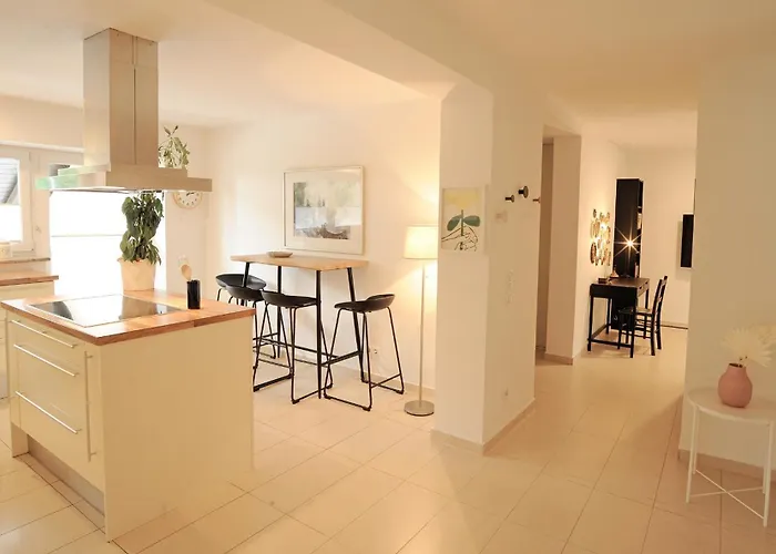 160qm Mit Balkon Nahe Salzburg - 2 Schlafzimmer, 2 Baeder * Freilassing
