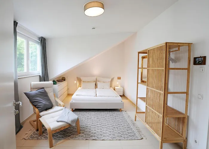 Appartement 160qm Mit Balkon Nahe Salzburg - 2 Schlafzimmer, 2 Baeder