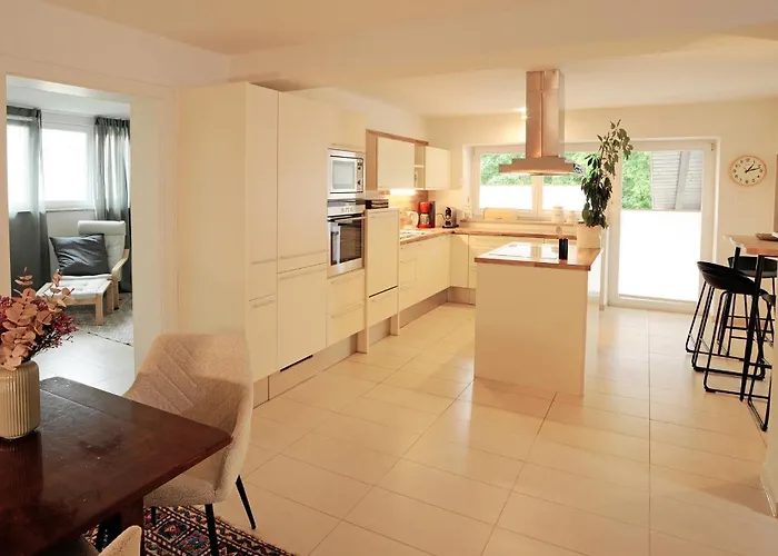 160qm Mit Balkon Nahe Salzburg - 2 Schlafzimmer, 2 Baeder Freilassing