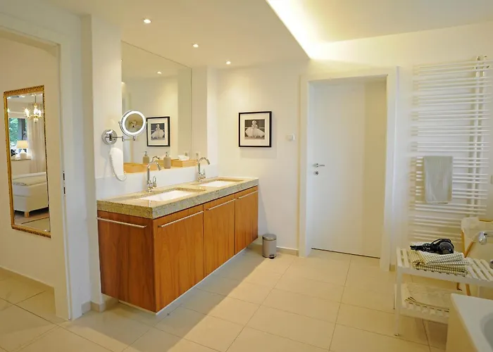 Lejlighed 160qm Mit Balkon Nahe Salzburg - 2 Schlafzimmer, 2 Baeder *
